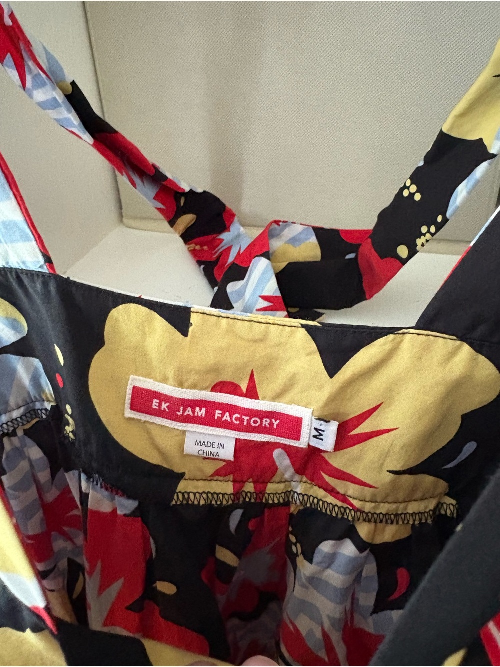 Floral Sleeveless Ruffle Hem Tank Top - Black/Red/Yellow - Picture 2 of 3
